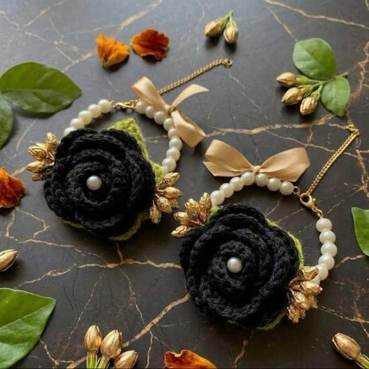 Crochet Black Gajry for Girls, beautiful handmade traditional and easy to wear crochet gajra in Pakistan