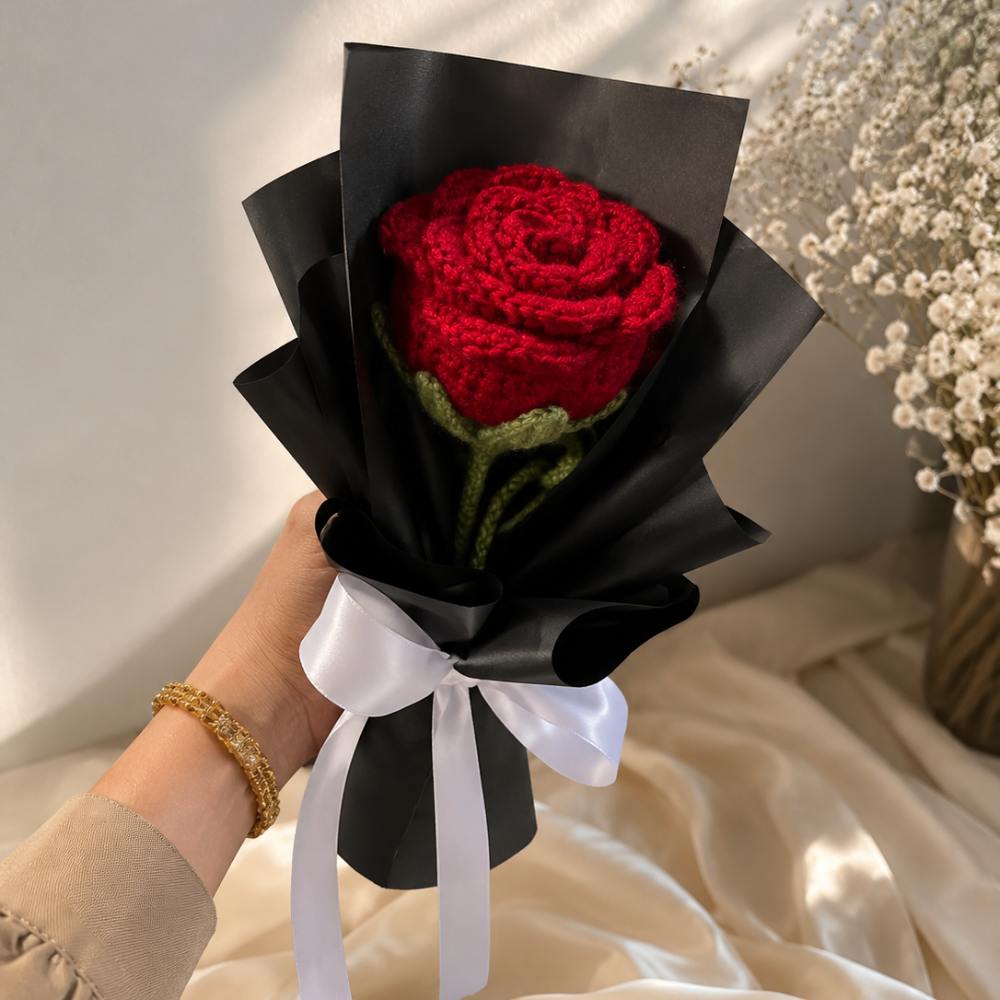 Crochet Thai Red Rose Bouquet for Wedding & Gift, decorative flower bouquet for weddings in Pakistan