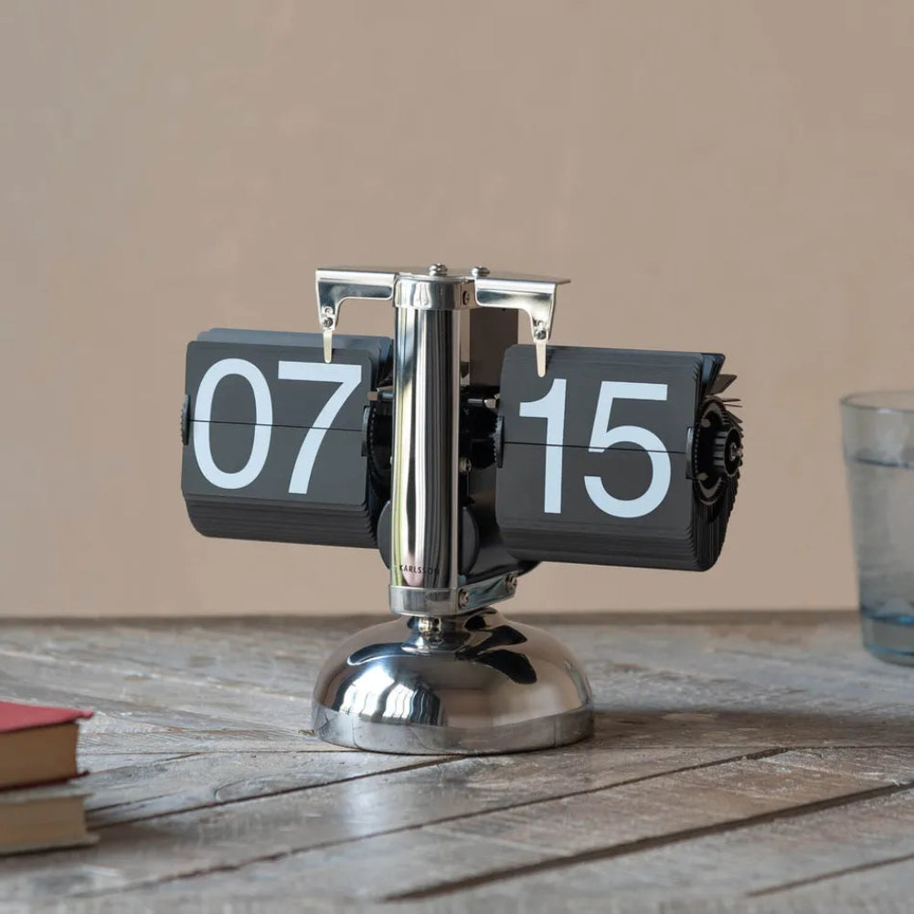 Retro auto flip clock for desk table and office use