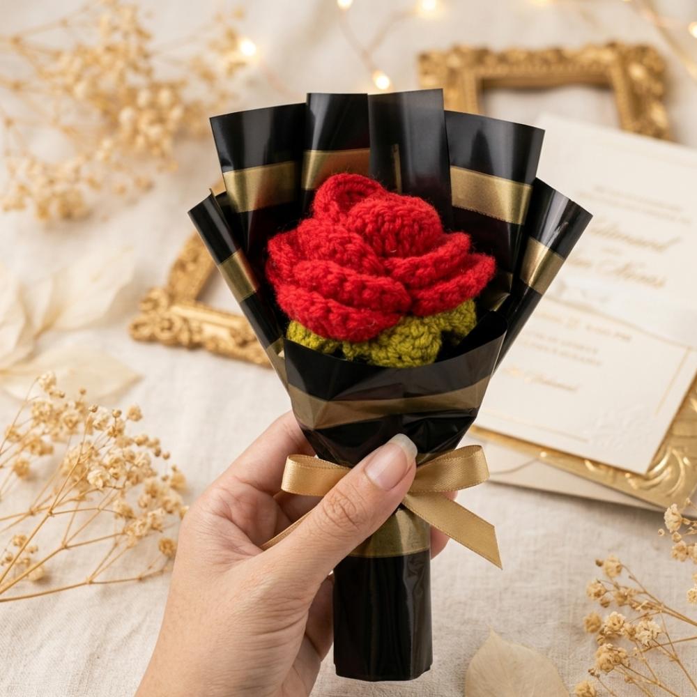 Crochet Red Rose Mini Bouquet, handmade crochet small flower bouquet for gifts and decor in Pakistan
