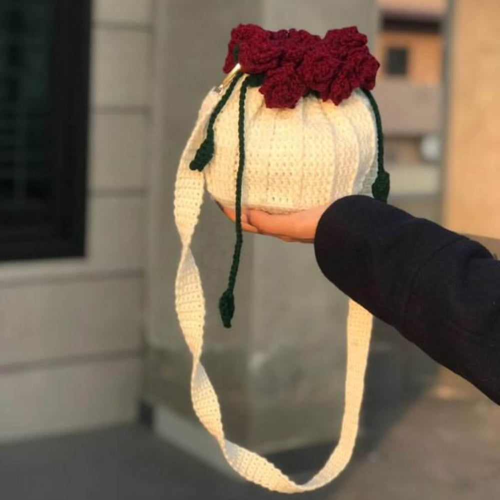 Crochet rose shoulder bag for daily use