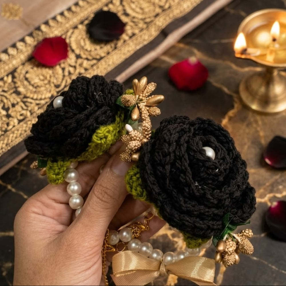 Black crochet gajra for wedding and bridal look