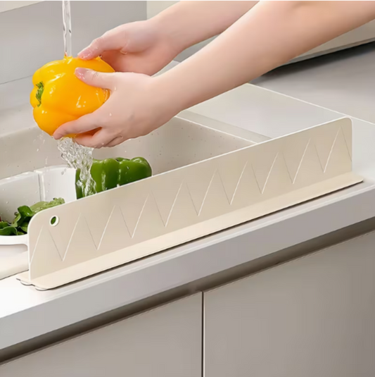 Silicone sink splash guard for kitchen sink