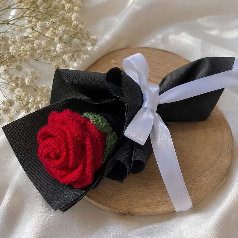 Crochet Thai Red Rose Bouquet for Wedding & Gift, red rose crochet flowers for events in Pakistan