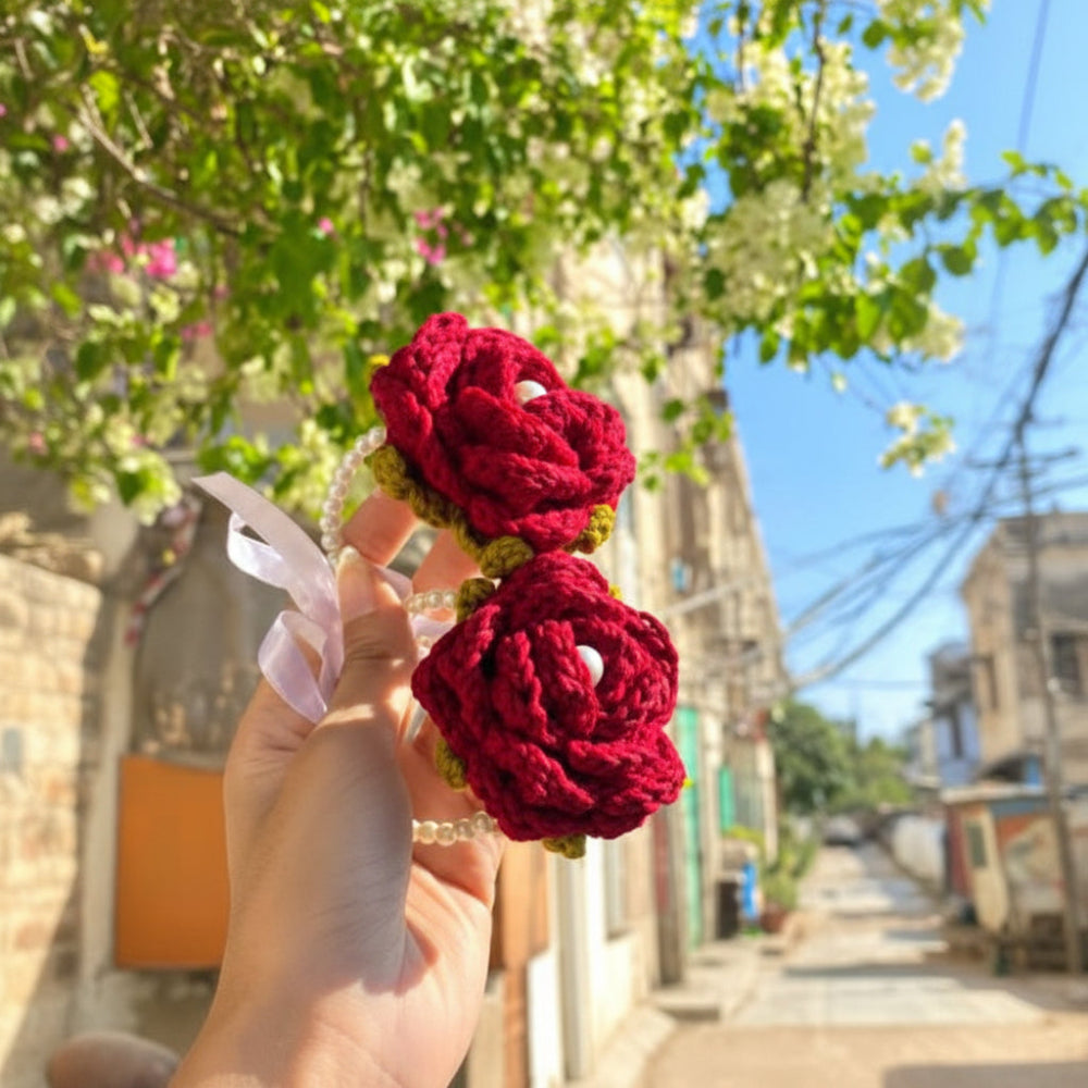 Red Rose Handmade Crochet Gajra -1 Piece TrendUp