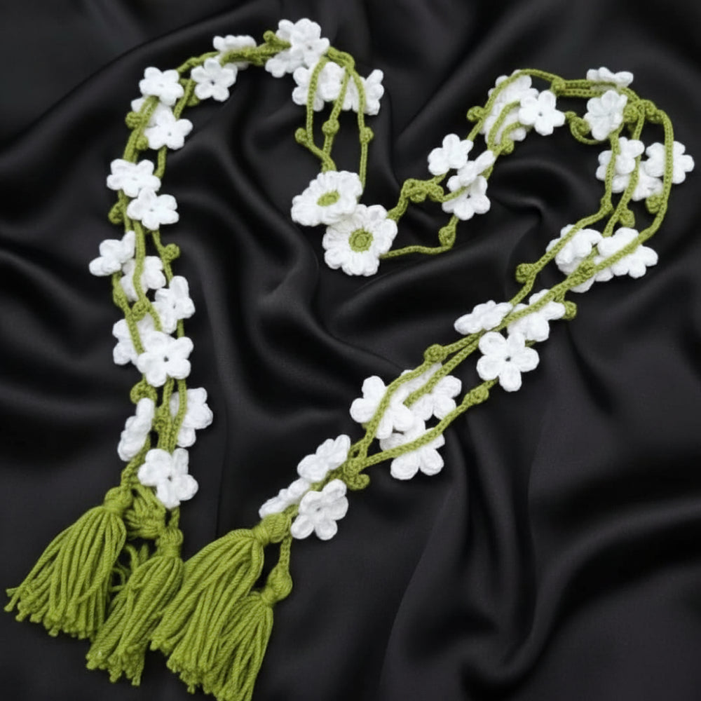 Crochet paranda with detailed handmade design